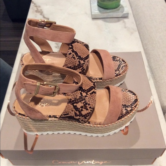 BNIB CROWN VINTAGE Wedge Sandal Size 9 LAST ONE - Picture 7 of 16